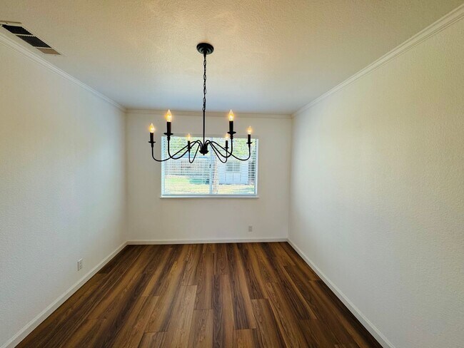 Building Photo - REDUCED!!!   Newly Remodeled 2 Story- 4 Be...