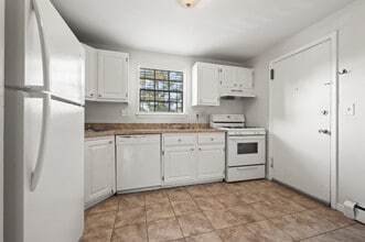 Building Photo - 340 Charter Oak St