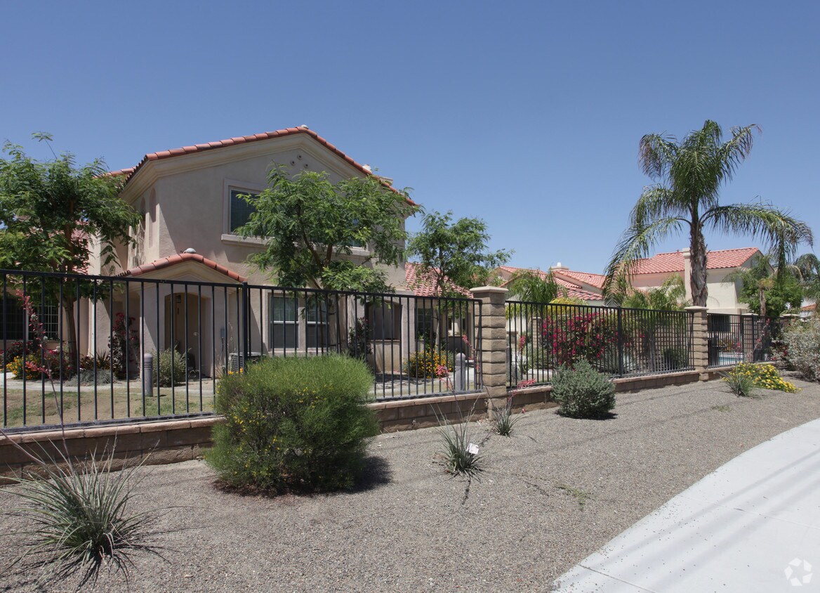 Building Photo - Date Palm Terrace North