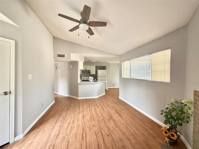 Foto del edificio - 7200 W T C Jester Blvd