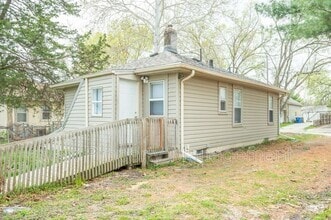 Building Photo - 308 E Hillside Ave