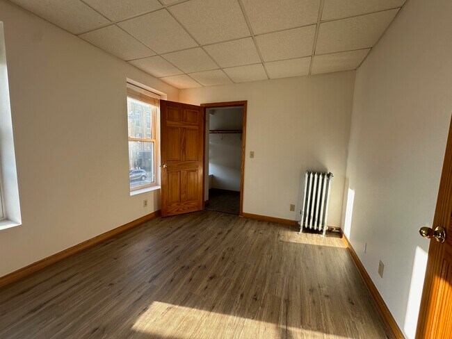 Building Photo - Cozy 1br in downtown Racine