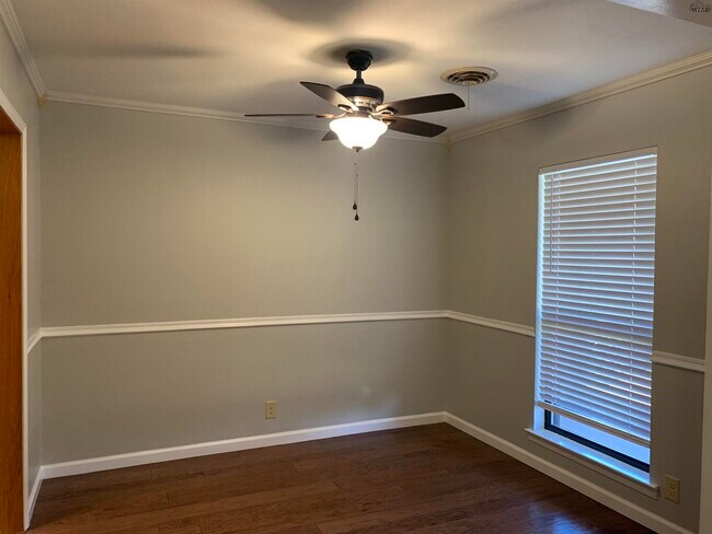 Building Photo - 2902 McNiel Ave