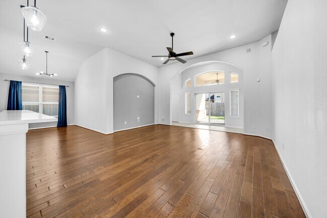 Foto del edificio - 13806 Windsor Garden Ln