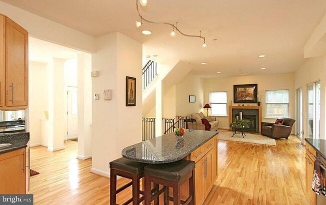 Foto del edificio - 713 Bonnie Meadow Ln