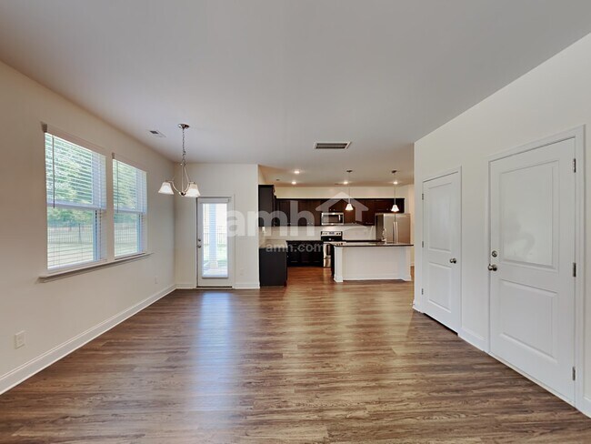 Building Photo - 142 Gregory Drive