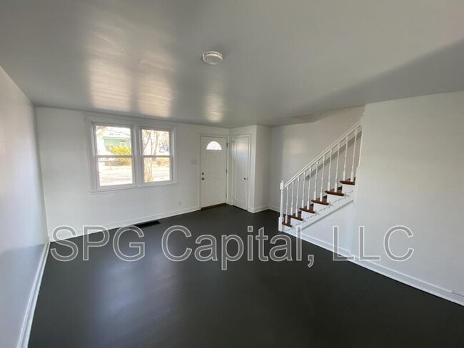 Foto del edificio - 2529 Derry St