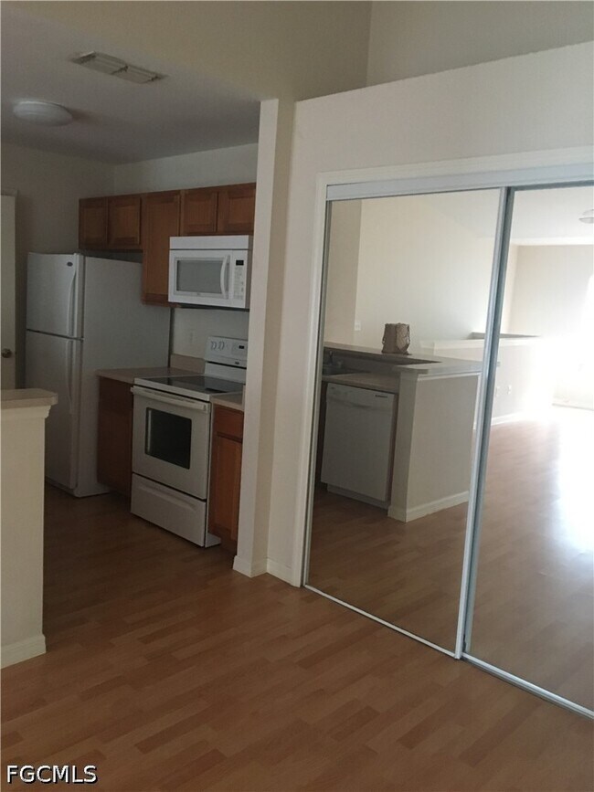 Foto del edificio - 14890 Pleasant Bay Ln