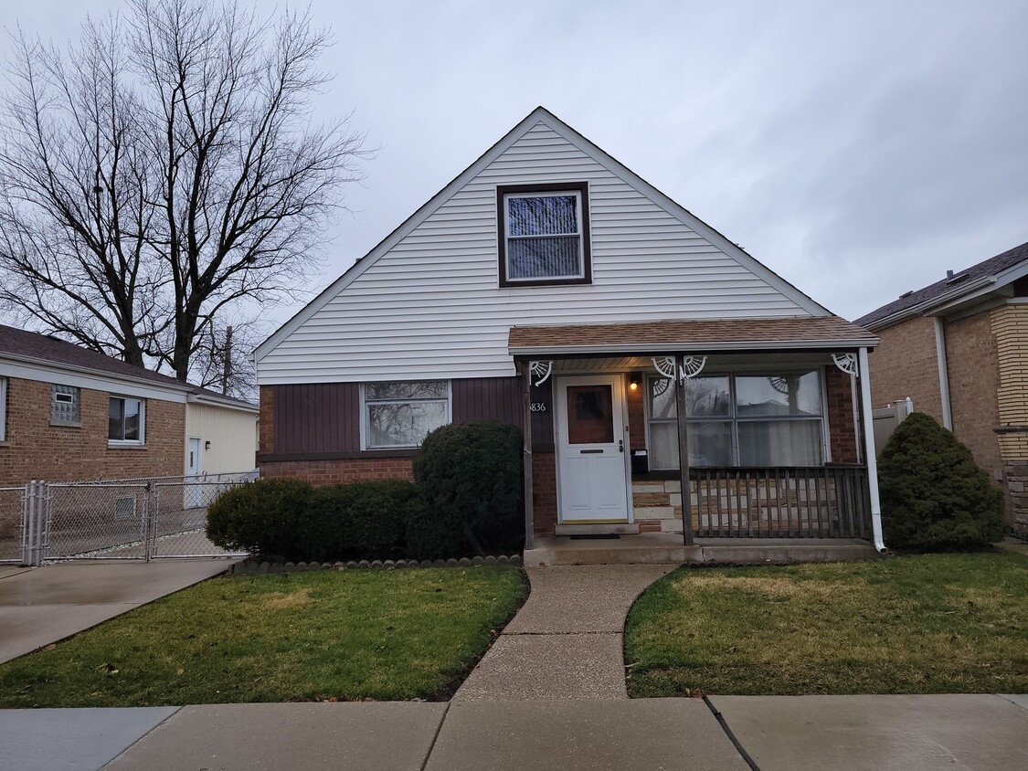 Primary Photo - 5836 S Sayre Ave