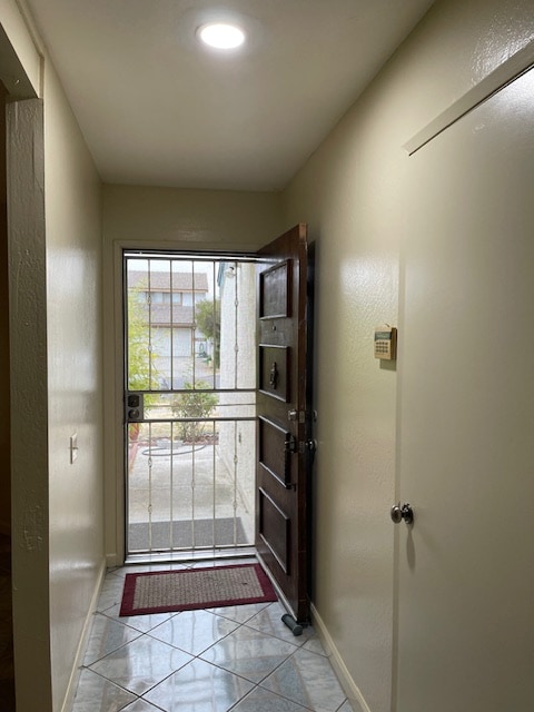 Building Photo - 5 Tiverton Dr