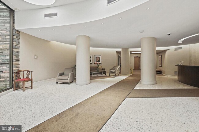 Foto del edificio - 4101 Cathedral Ave NW