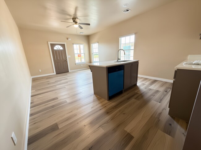 Foto del edificio - 1403 SW Bishop Rd