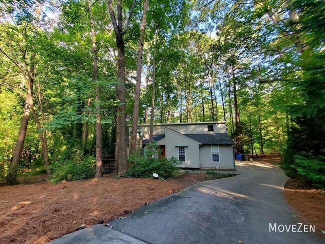 Foto del edificio - Single Family Home on private wooded lot