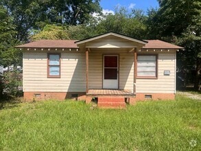 Building Photo - 823 N Commander St
