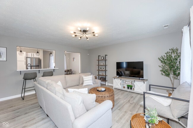 Foto del edificio - 8126 Xenia Dr