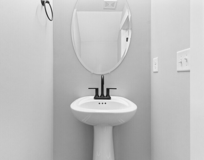 Foto del edificio - 306 Jonathan Wade Cir