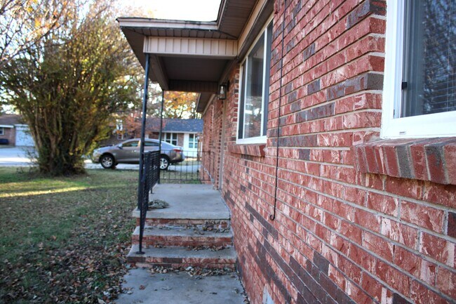 Foto del edificio - 4 BEDROOM HOUSE BY ELEMENTARY SCHOOL*