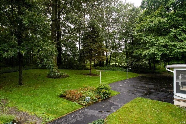 Foto del edificio - 4939 Wild Cherry Ln
