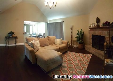 Building Photo - 301 Wesley Ridge Dr
