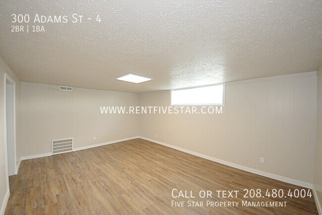 Foto del edificio - Beautiful 2 Bedroom 1 Bathroom Apartment i...