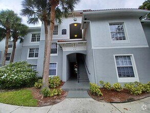 Building Photo - 5016 Lantana Rd