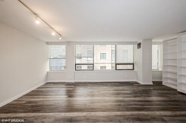 Foto del edificio - 233 E Erie St