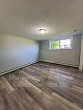 Building Photo - 3963 4 Ave