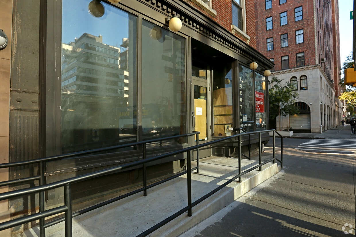 Building Photo - 242 Tenth Ave