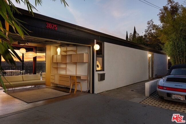 Foto del edificio - 3075 Knob Dr