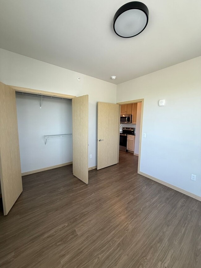 Interior Photo - Mira