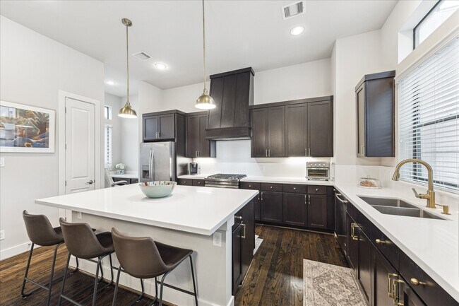 Foto del edificio - 5644 Darling St