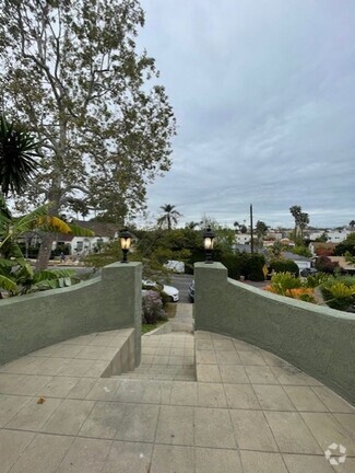 Building Photo - 1140 S Longwood Ave