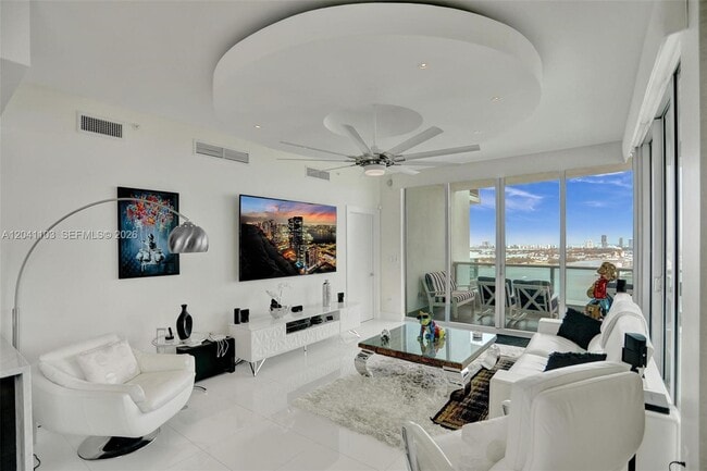 Foto del edificio - 900 Biscayne Blvd