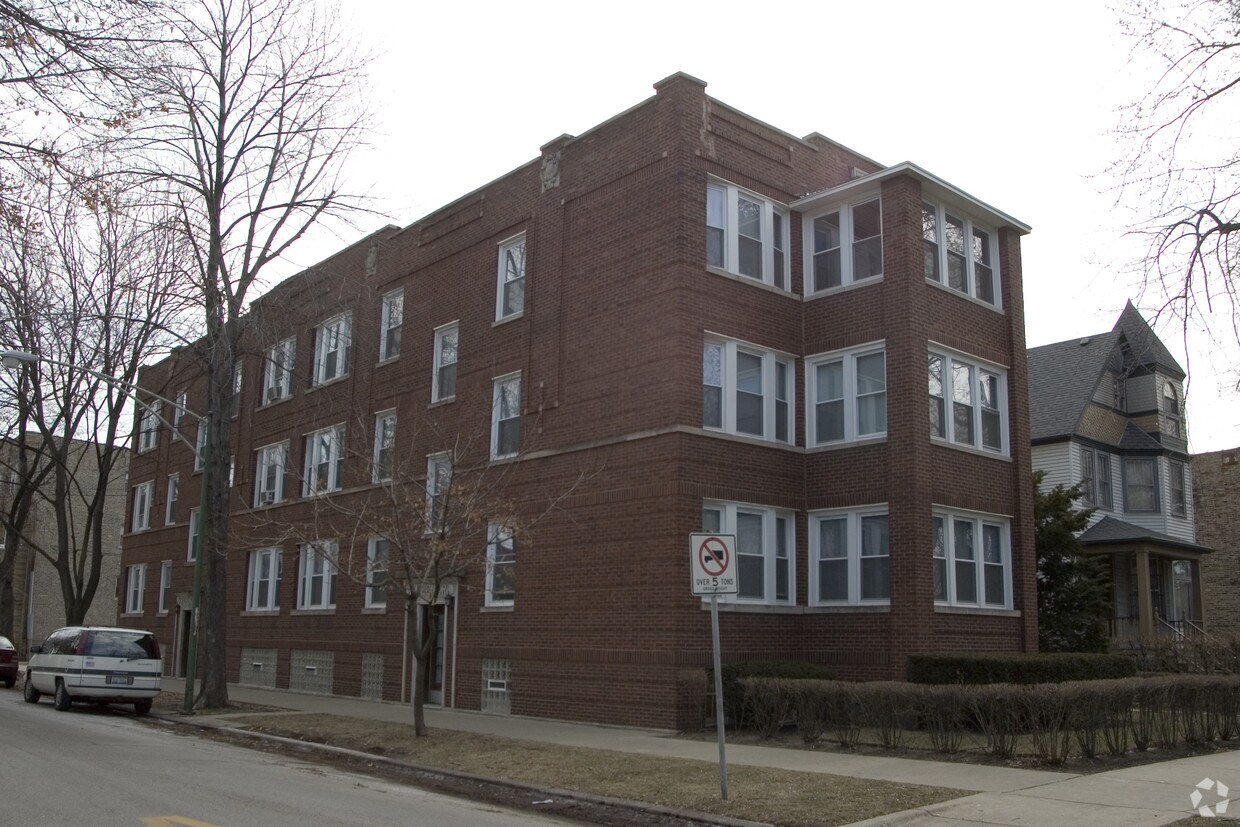 Primary Photo - 4169 W Cullom Ave