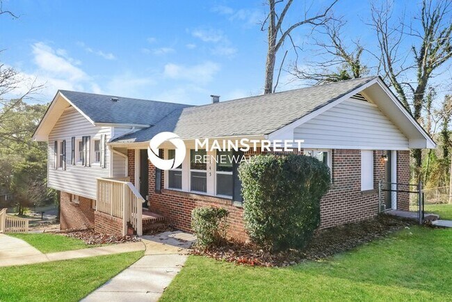 Building Photo - 3 Bedroom Pet-Friendly Home in Birmingham,...