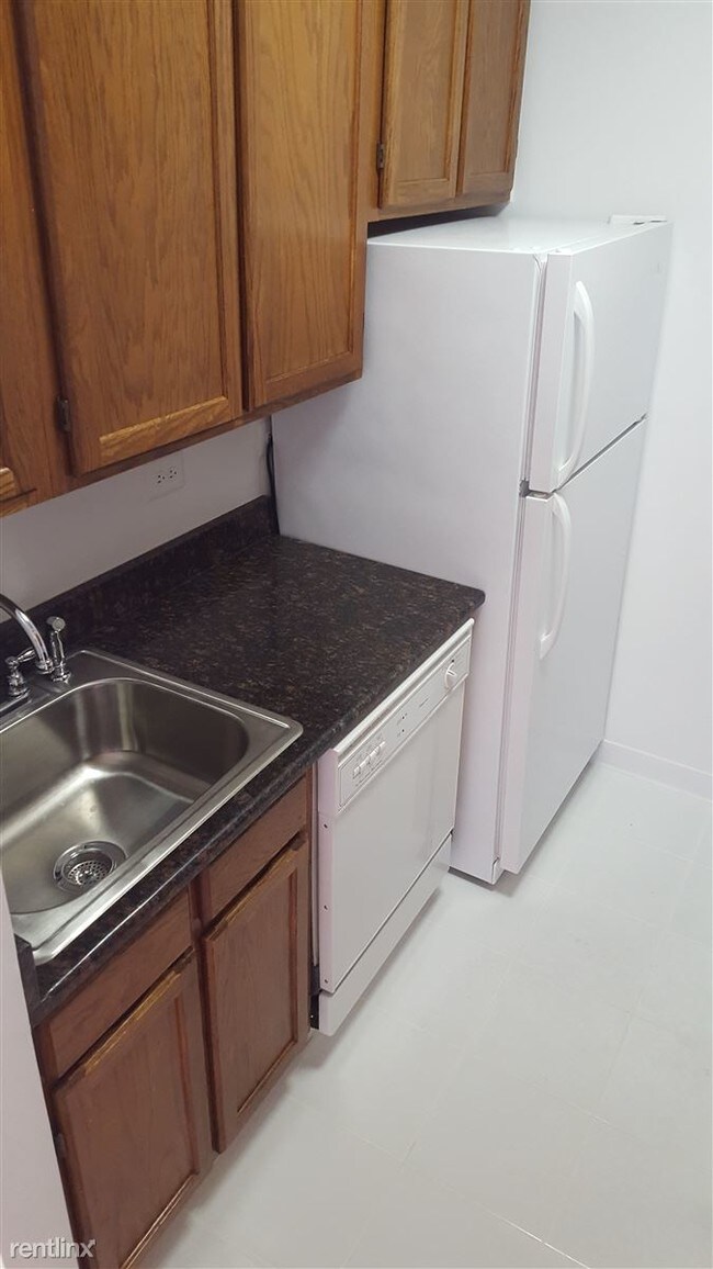 Building Photo - 217 W 84th St