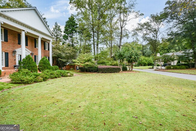 Foto del edificio - 1640 Lazy River Ln