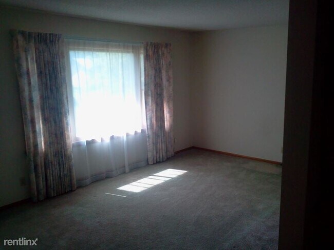 Building Photo - 3 br, 1 bath House - 30310 S Whitmore St