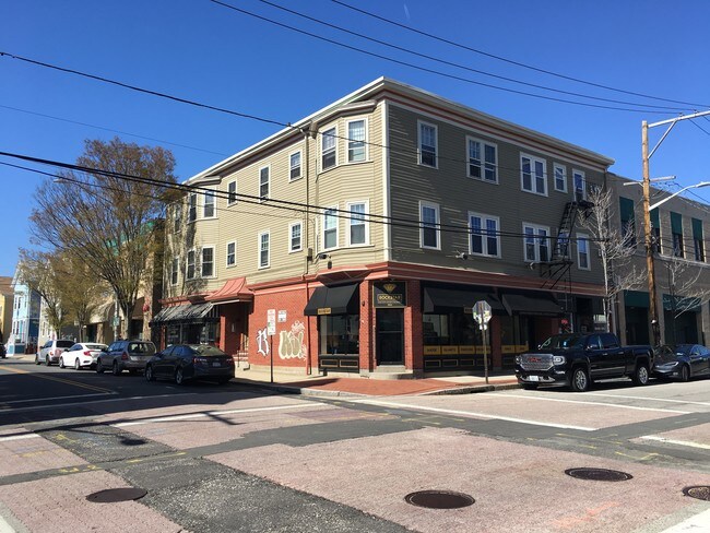 Exterior - Corner Hope/ Wickenden - 394-398 Wickenden St