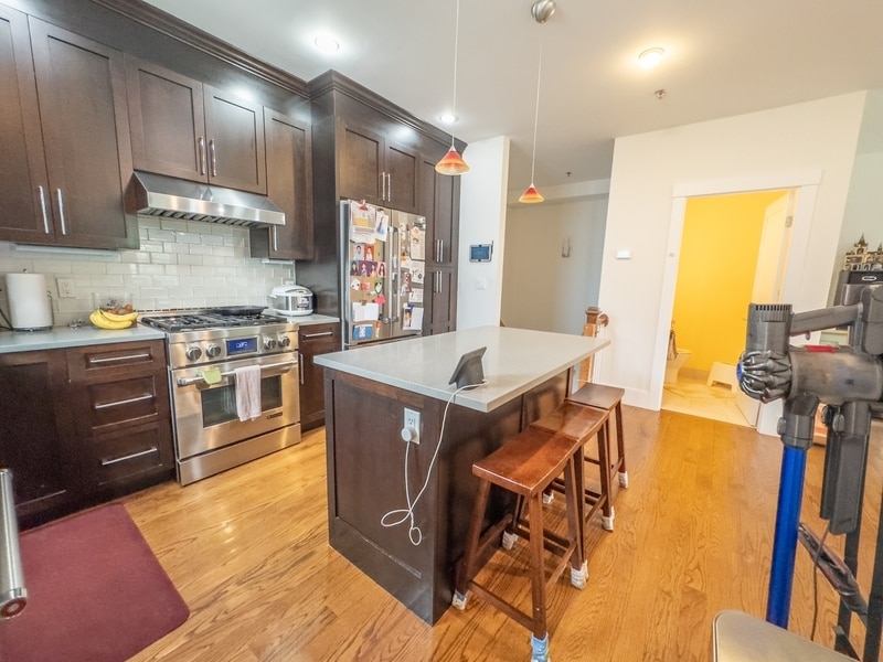 Photo - 9 Montague Street - C