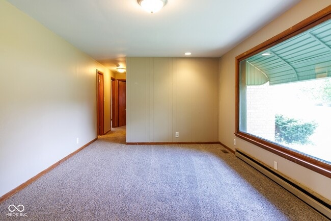 Building Photo - 923 Hattie Dr