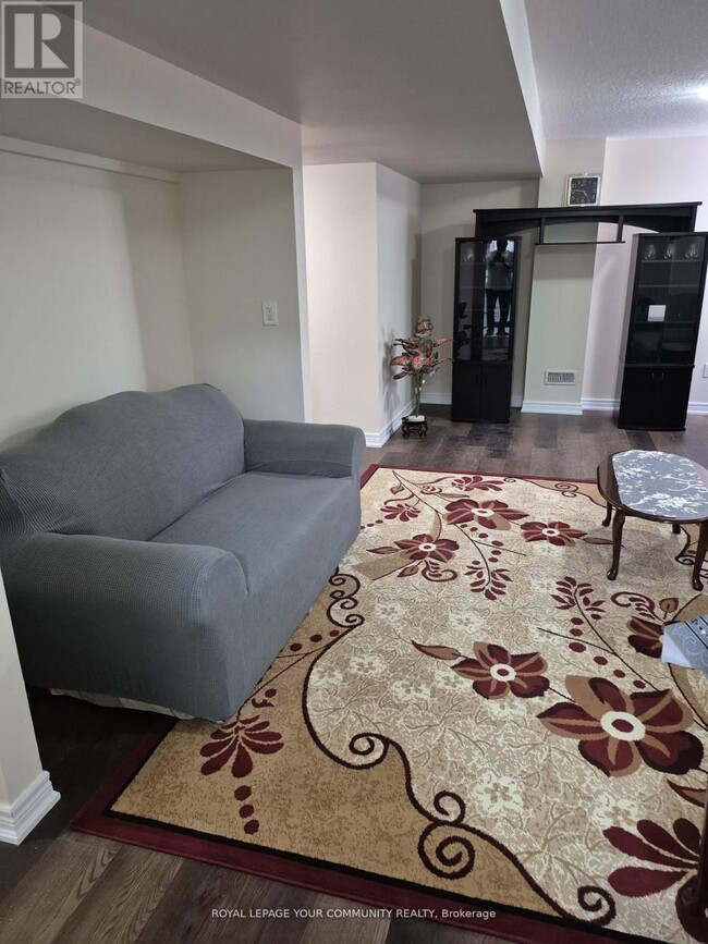 Building Photo - 9 Hawkridge Trail