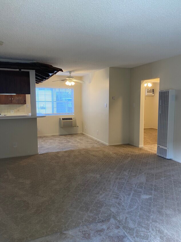 LIVING ROOM - 512 N Electric Ave