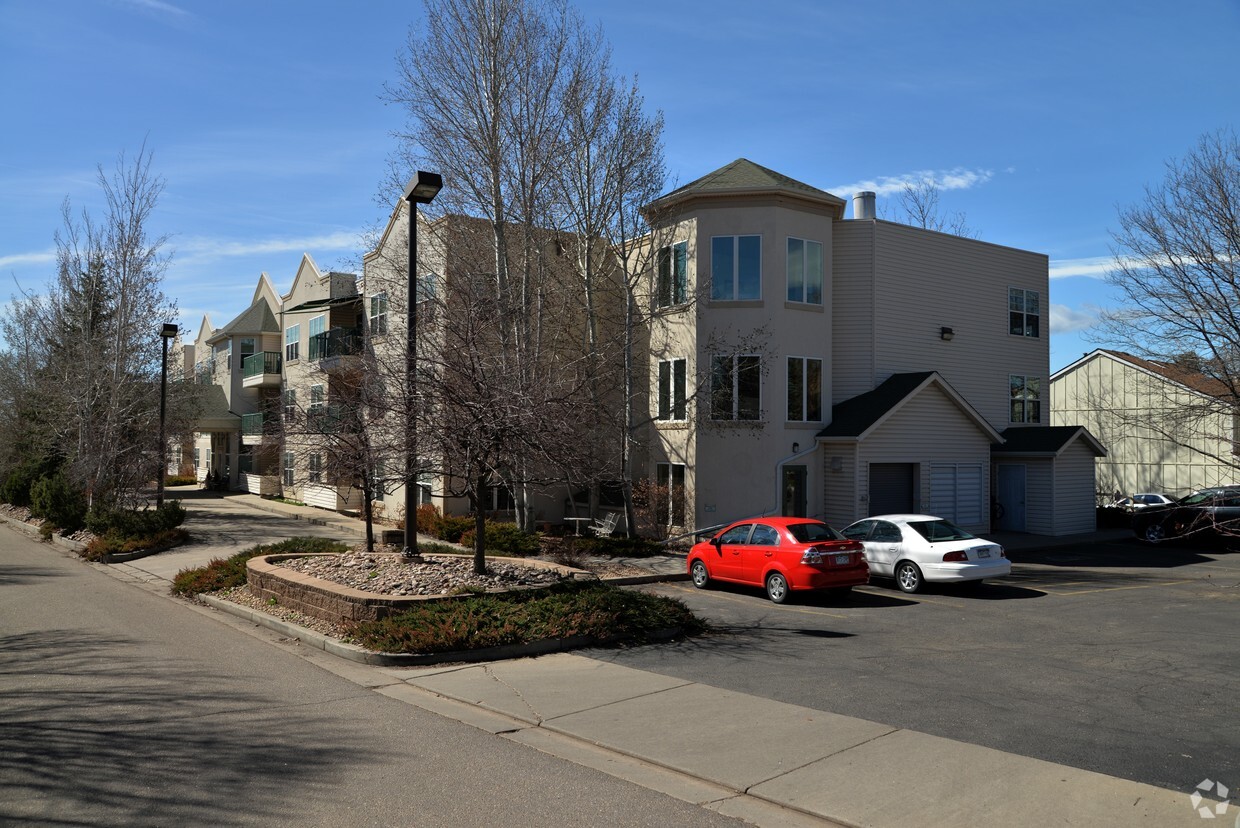 Foto del edificio - Tanglewood Condominiums