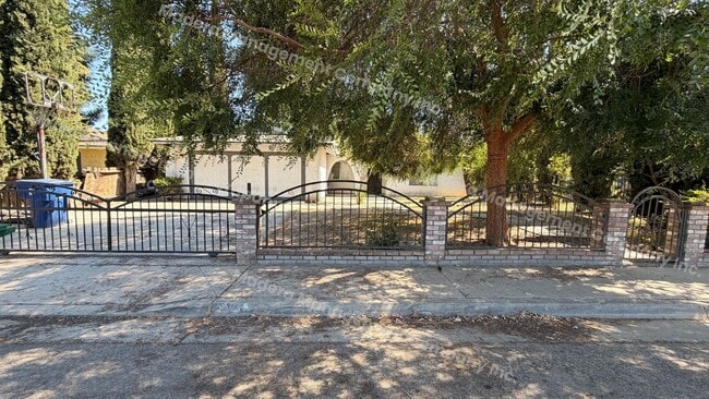Foto del edificio - 4 bed/2 Bath - Available now