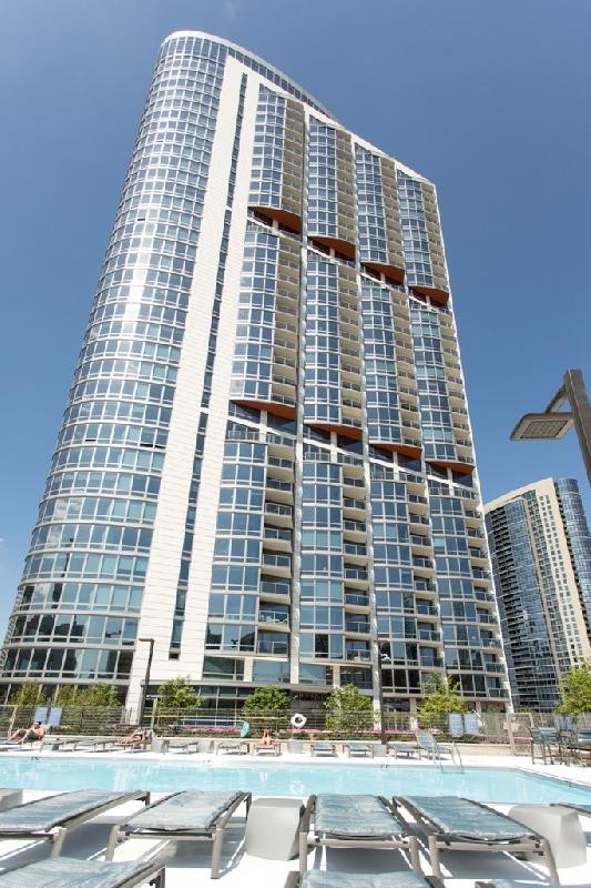 Foto del edificio - 361 W Hubbard St