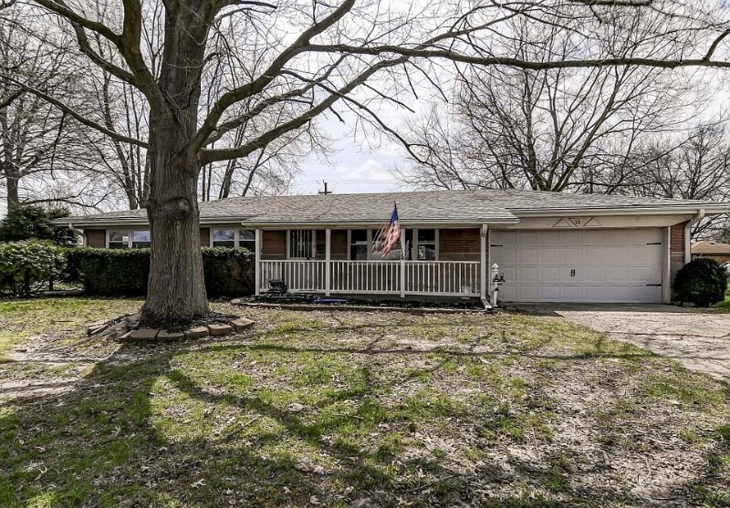 14 Glenwood Ln, Chatham, IL 62629 House Rental in Chatham, IL