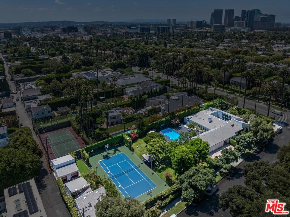 Foto del edificio - 624 N Beverly Dr