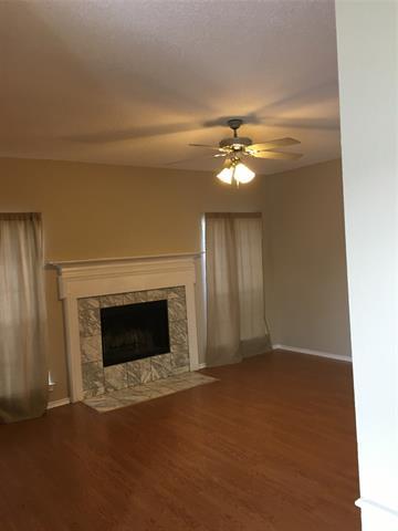 Foto del edificio - 1507 Lakeshore Dr