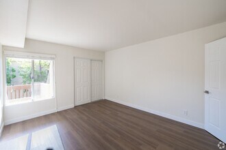 Interior Photo - Enclave 693